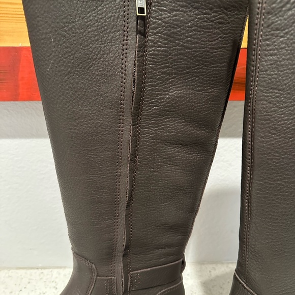 UGG Boots - Picture 9 of 12